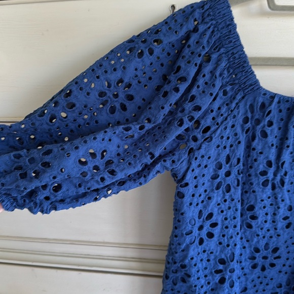 Lilly Pulitzer Kerrigan Elbow Sleeve Eyelet Top Navy Funflower Eyelet. Size S - Picture 2 of 7